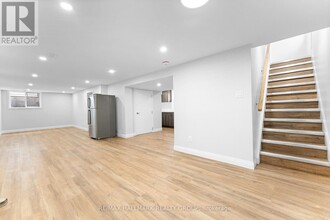 2156 Fillmore Crescent in Ottawa, ON - Building Photo - Building Photo