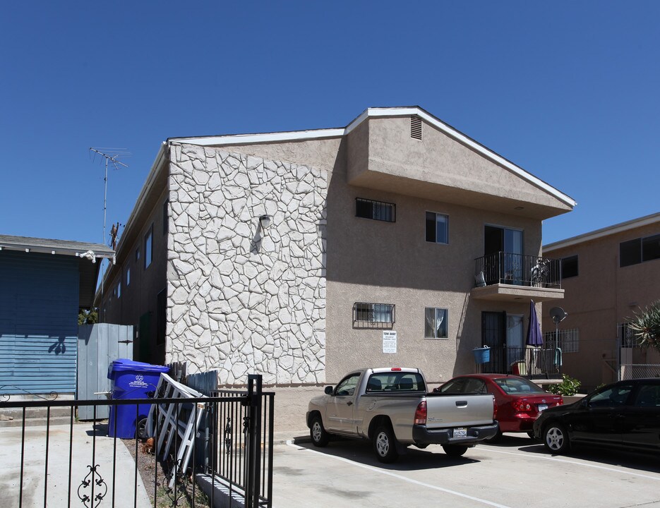 4385 Hamilton St in San Diego, CA - Building Photo