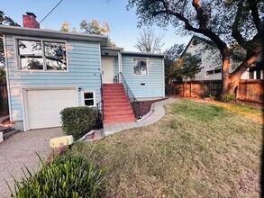 205 Marvin Way in Auburn, CA - Building Photo - Building Photo
