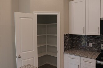 9810 Arbor Oak in Willis, TX - Building Photo - Building Photo