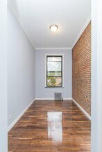 221 E 11th St, Unit 2CD in New York, NY - Building Photo - Building Photo