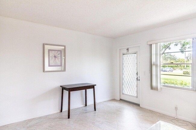 511 Mansfield M, Unit M in Boca Raton, FL - Building Photo - Building Photo