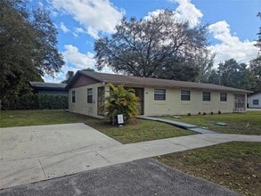 309 NE 169th St in North Miami Beach, FL - Building Photo - Building Photo