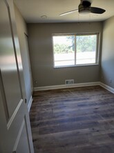 390 W Lake Ave NW in Atlanta, GA - Building Photo - Building Photo