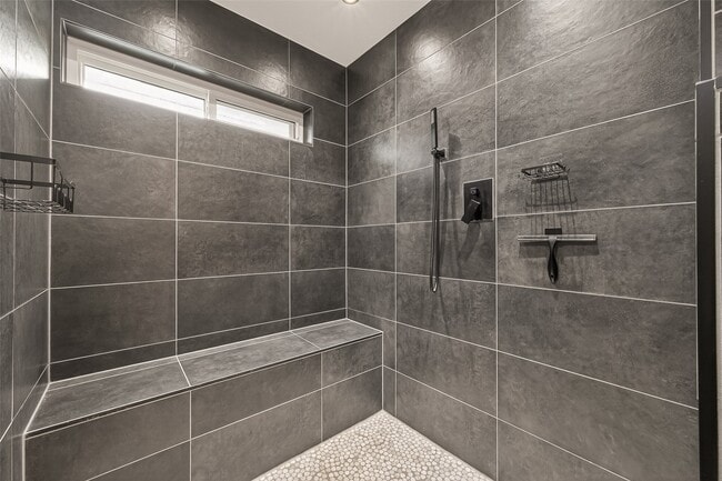 13418 Paradise Valley Dr