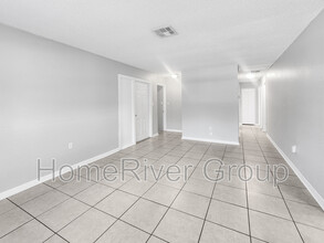 9043 109th Ave in Seminole, FL - Building Photo - Building Photo