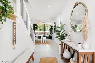 7578 Rockefeller Dr in Naples, FL - Building Photo