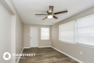 4655 48th Ave N in St. Petersburg, FL - Building Photo - Building Photo