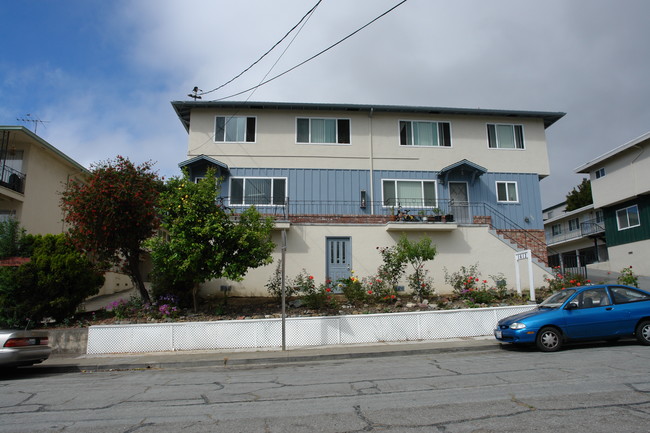 1612 Fifth in Belmont, CA - Building Photo - Building Photo