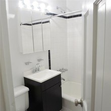 243 E 83rd St-Unit -B4 in New York, NY - Building Photo - Building Photo