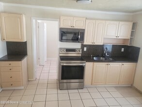 2114 Henry St NE in Palm Bay, FL - Building Photo - Building Photo