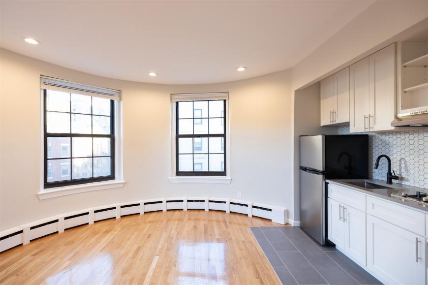 158 St Botolph St in Boston, MA - Building Photo