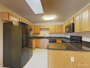 1013 Meadowbend Dr in Cedar Hill, TX - Building Photo - Building Photo
