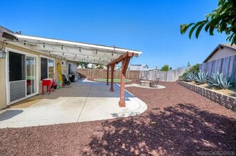 1322 Carnell Ct, Unit 1234 in San Diego, CA - Building Photo - Building Photo