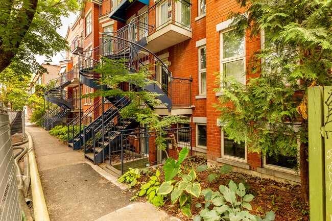 3826-3850 Laval in Montréal, QC - Building Photo - Building Photo