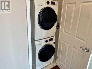 18 Holmes Ave in Toronto, ON - Building Photo - Building Photo