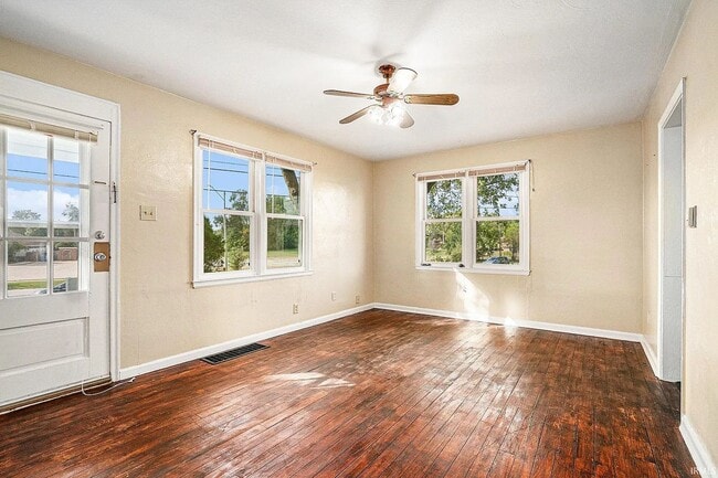 3929 Lincoln Way W in South Bend, IN - Building Photo - Building Photo