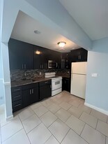2186 Cedar Ave, Unit FL1 in Bronx, NY - Building Photo