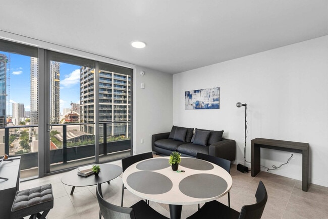 121 NE 5th St, Unit SI FL19-ID1505777P