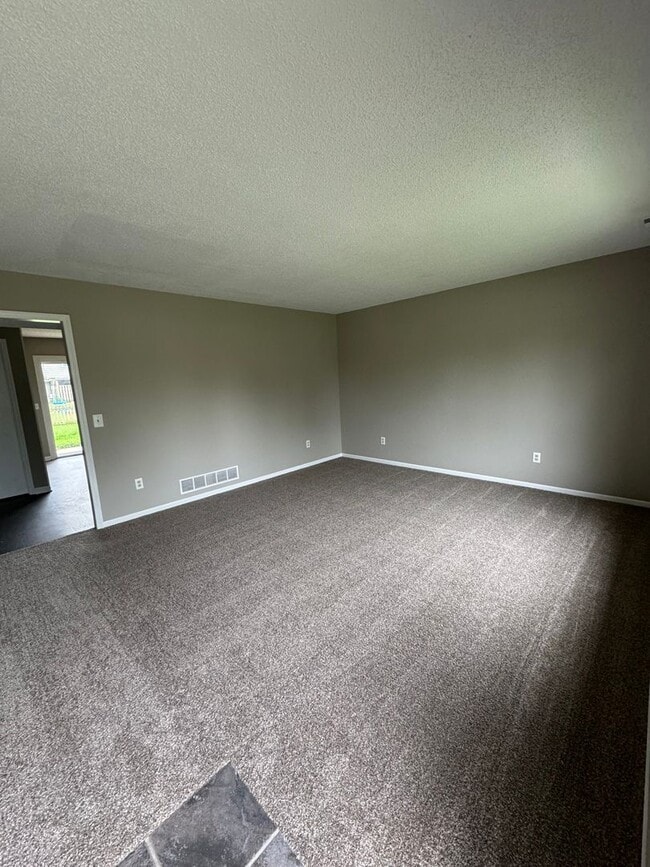 7714 Tipperary Trail in Fort Wayne, IN - Building Photo - Building Photo