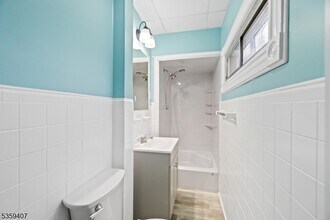 17 W Pierrepont Ave in Rutherford, NJ - Building Photo - Building Photo