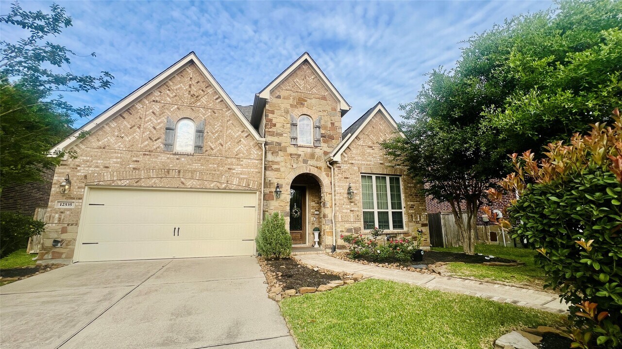12535 Charter Mill Lane in Cypress, TX - Building Photo