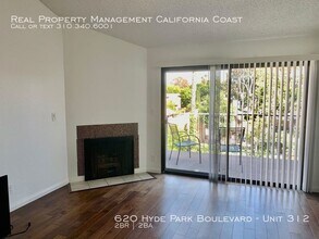 620 W Hyde Park Blvd-Unit -Unit 312 in Inglewood, CA - Building Photo - Building Photo