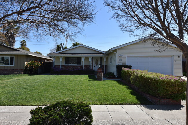 936 Orchid Way in San Jose, CA - Building Photo - Building Photo