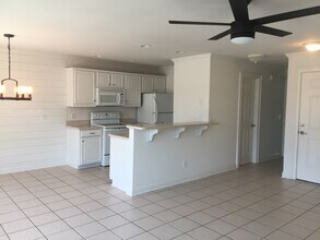 318 W Wayne St in Savannah, GA - Building Photo - Building Photo