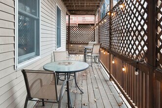 62 Gates St, Unit 1 in Boston, MA - Foto de edificio - Building Photo