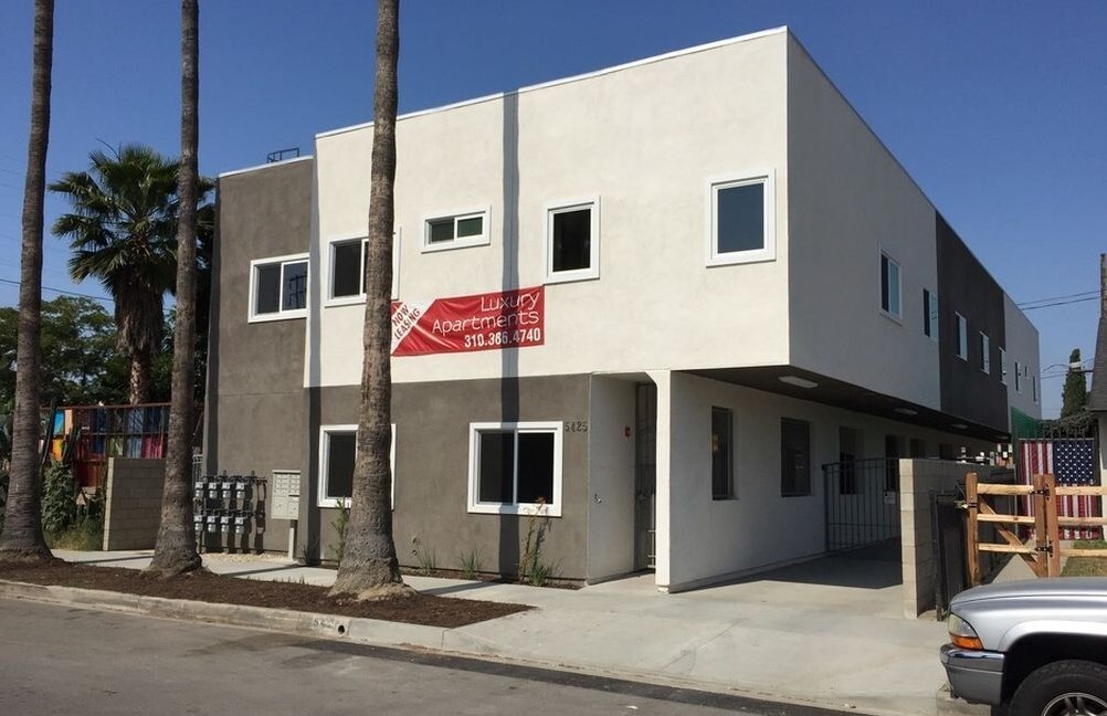 5425 Denny Ave, Unit 3 in Los Angeles, CA - Building Photo