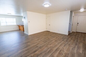 1240 Bunting Ave in Grand Junction, CO - Building Photo - Building Photo