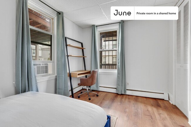 Private bedroom in 3 bed/1 bath Home in Boston, MA - Building Photo - Building Photo