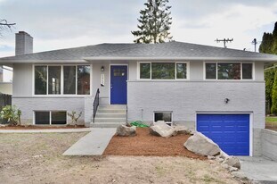 12755 Phinney Ave N in Seattle, WA - Building Photo