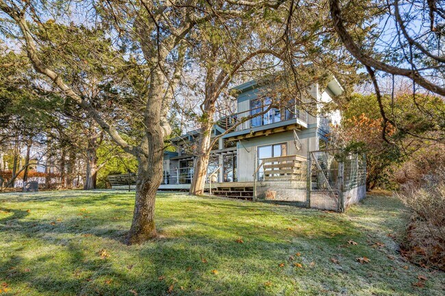 11 Ingall's Rd in East Hampton, NY - Building Photo - Building Photo