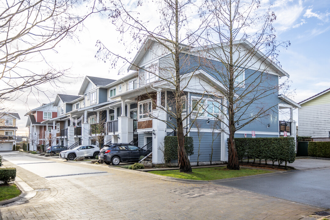 Gladstone Park in New Westminster, BC - Building Photo