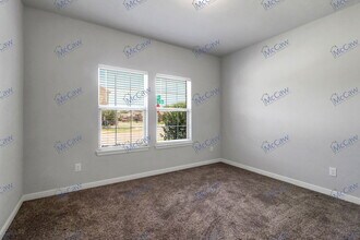 1100 Scotney Ln in Saginaw, TX - Building Photo - Building Photo