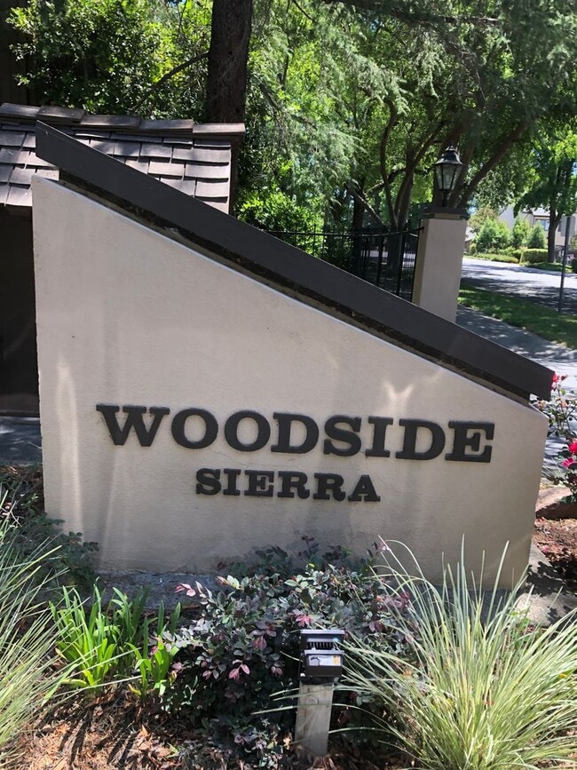 644 Woodside Sierra in Sacramento, CA - Building Photo - Building Photo