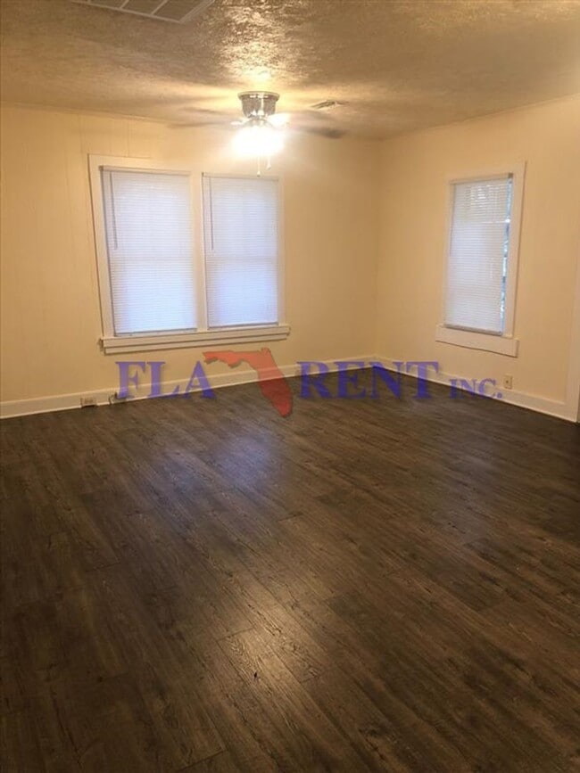 1080 Academy Dr in Altamonte Springs, FL - Building Photo - Building Photo