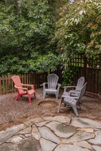 8885 Driscoll Ln NE in Bainbridge Island, WA - Building Photo - Building Photo