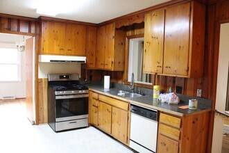 1705 Hillcrest Dr W in Wilson, NC - Building Photo - Building Photo