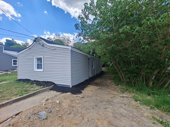 120 S Little Church St in Petersburg, VA - Building Photo - Building Photo