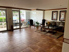 4802 Tudor Dr in Cape Coral, FL - Building Photo - Building Photo