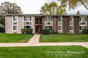 1700 Light Road in Oswego, IL - Building Photo