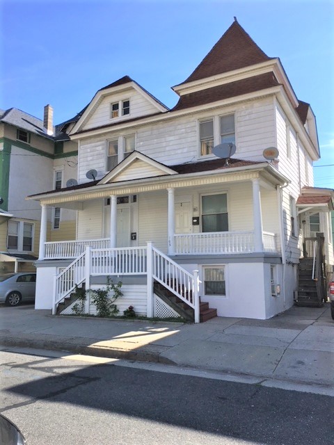 Triplex Income Property in Atlantic City, NJ - Building Photo