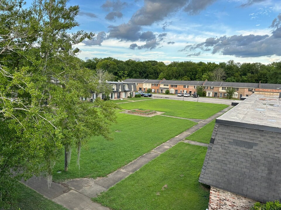 Classic Villas in Montgomery, AL - Building Photo