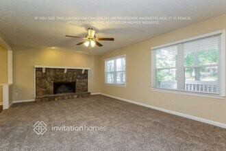 325 Hill Crest Cir in Woodstock, GA - Building Photo - Building Photo