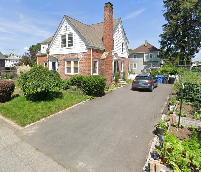 19 Calvin Ave, Unit 19 Calvin