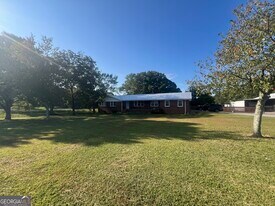 2119 Atlanta Hwy SE in Statham, GA - Building Photo