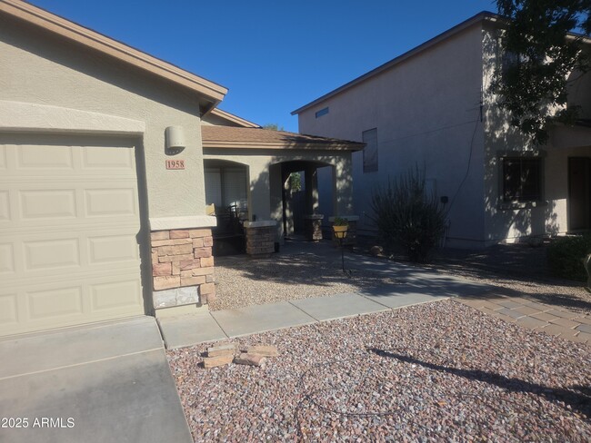 1958 E Renegade Trail in San Tan Valley, AZ - Building Photo - Building Photo